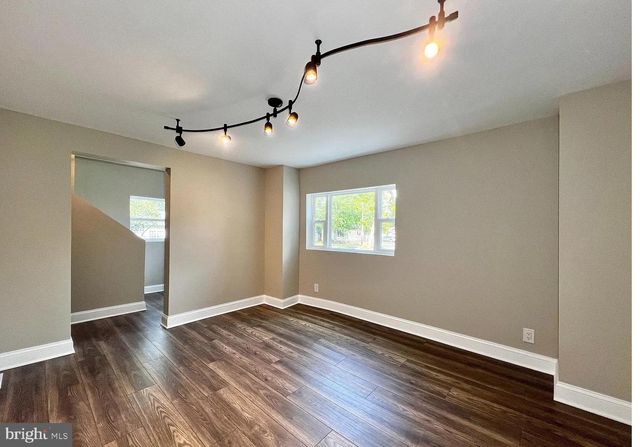 516 10TH AVE, Lindenwold, NJ 08021