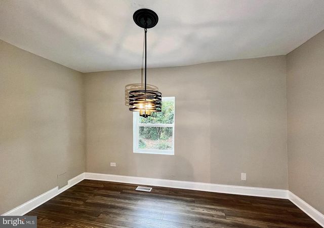 516 10TH AVE, Lindenwold, NJ 08021