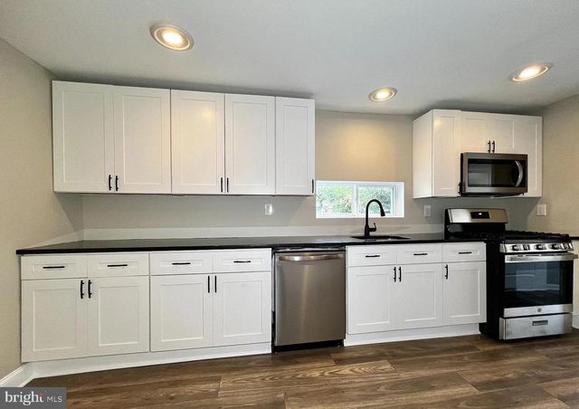 516 10TH AVE, Lindenwold, NJ 08021