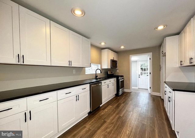 516 10TH AVE, Lindenwold, NJ 08021