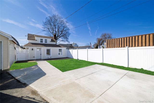 237 Porterfield Place, Freeport, NY 11520