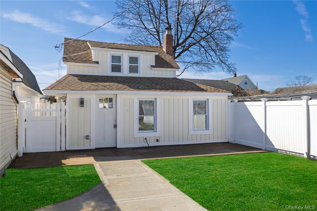 237 Porterfield Place, Freeport, NY 11520