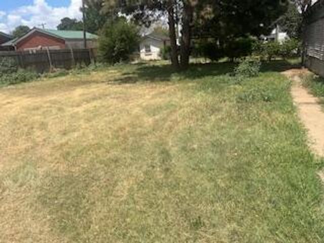 206 S White Street, Floydada, TX 79235