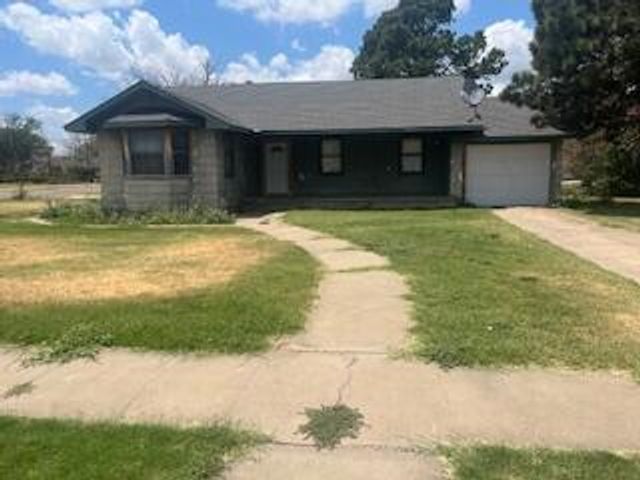 206 S White Street, Floydada, TX 79235