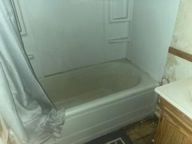 206 S White Street, Floydada, TX 79235