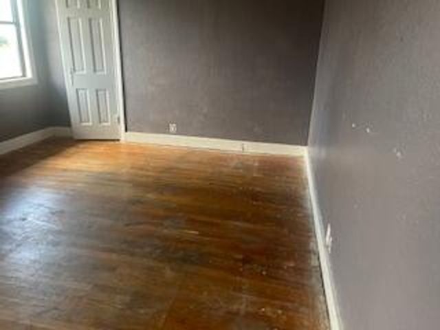 206 S White Street, Floydada, TX 79235