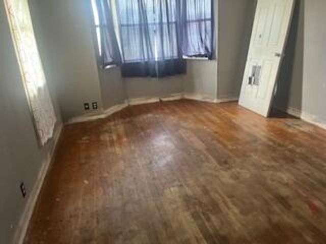 206 S White Street, Floydada, TX 79235