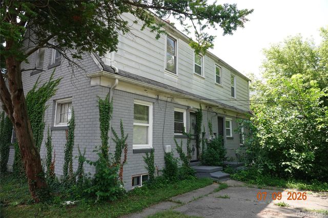 18651 & 18653 Kelly Rd, Detroit, MI 48224