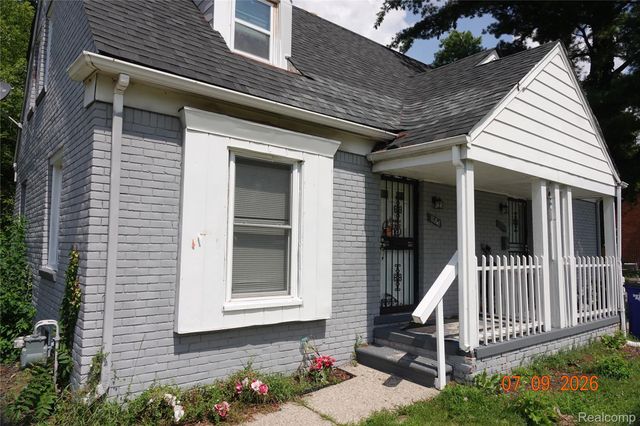 18651 & 18653 Kelly Rd, Detroit, MI 48224