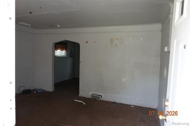 18651 & 18653 Kelly Rd, Detroit, MI 48224