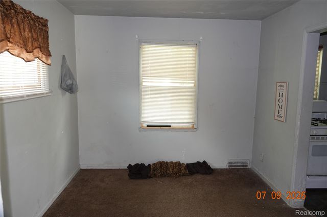 18651 & 18653 Kelly Rd, Detroit, MI 48224