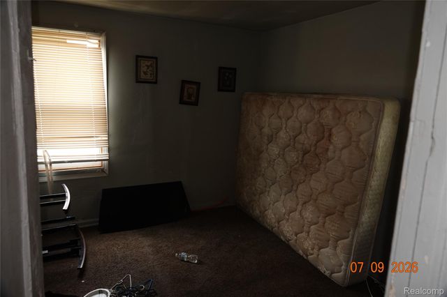 18651 & 18653 Kelly Rd, Detroit, MI 48224