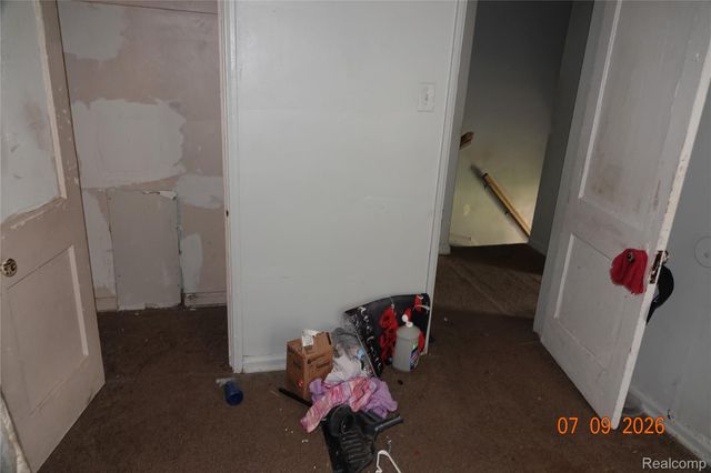18651 & 18653 Kelly Rd, Detroit, MI 48224