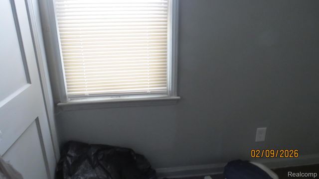 18651 & 18653 Kelly Rd, Detroit, MI 48224