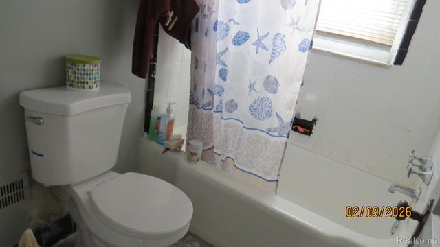18651 & 18653 Kelly Rd, Detroit, MI 48224