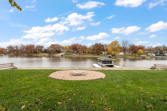 789 S Lakeview Drive, Lowell, IN 46356