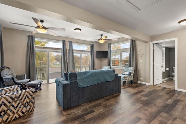 789 S Lakeview Drive, Lowell, IN 46356