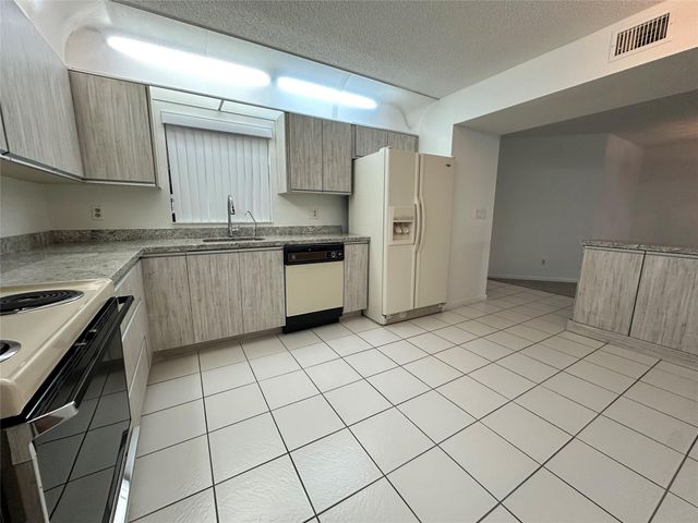 9633 Riverside Drive E-3, Coral Springs, FL 33071