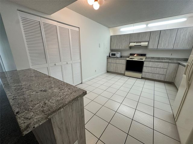 9633 Riverside Drive E-3, Coral Springs, FL 33071