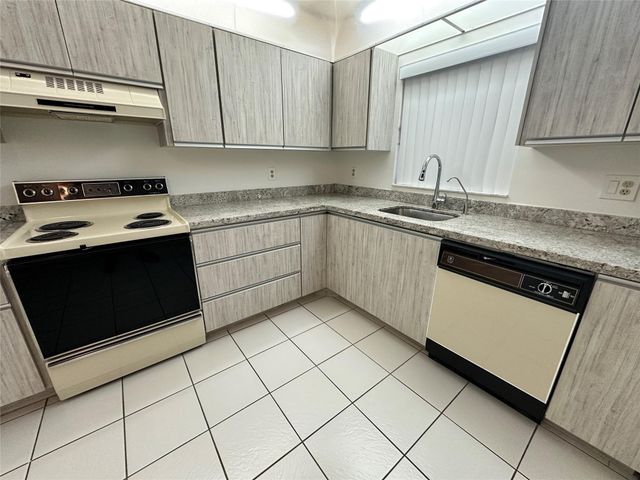 9633 Riverside Drive E-3, Coral Springs, FL 33071