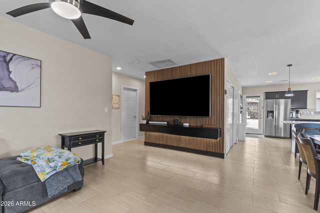 2302 W ORANGE Drive, Phoenix, AZ 85015