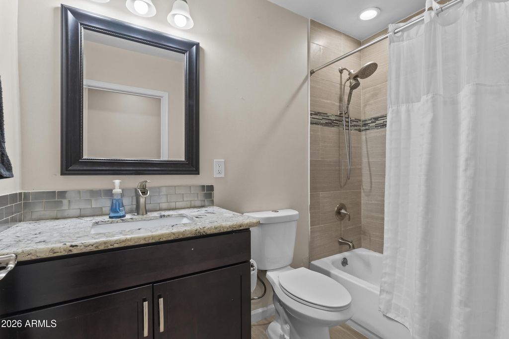 Image 15 of property listing at 2302 W ORANGE Drive, Phoenix, AZ 85015