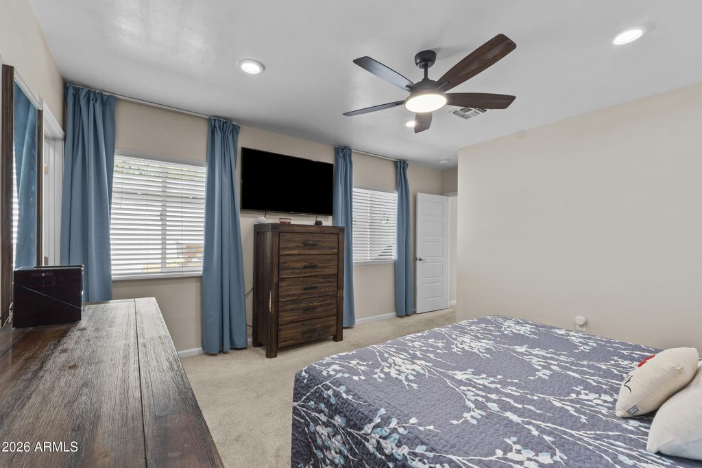 Image 17 of property listing at 2302 W ORANGE Drive, Phoenix, AZ 85015