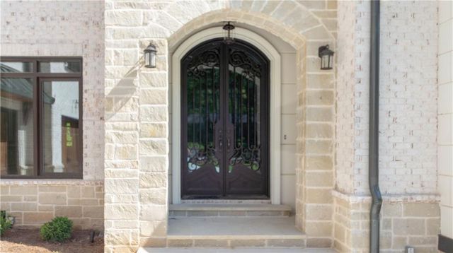 10765 Shallowford Road, Roswell, GA 30075