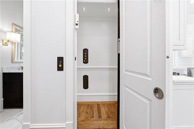 10765 Shallowford Road, Roswell, GA 30075