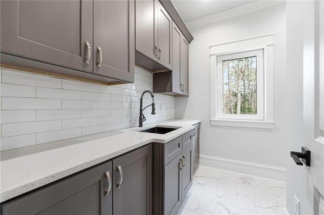 10765 Shallowford Road, Roswell, GA 30075