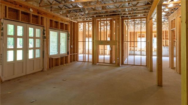 10765 Shallowford Road, Roswell, GA 30075