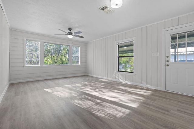 217 Clinton Drive, Weatherford, TX 76086