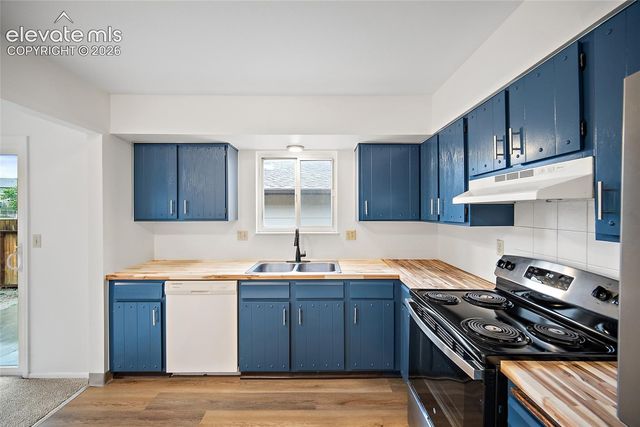 6735 Hampton Drive, Colorado Springs, CO 80918