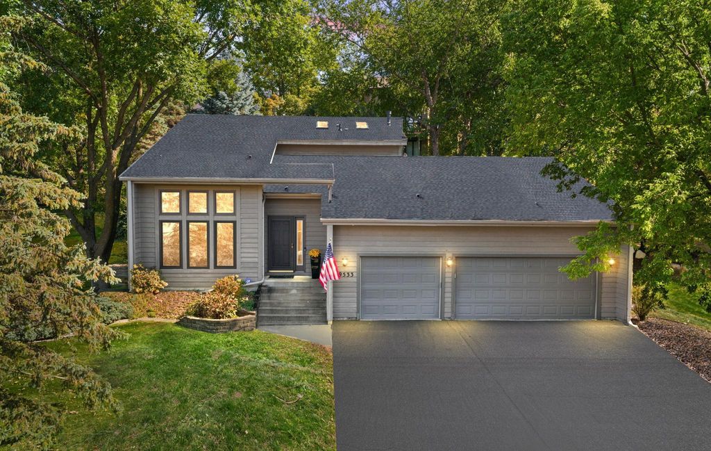 9533 Yukon Avenue S, Bloomington, MN 55438