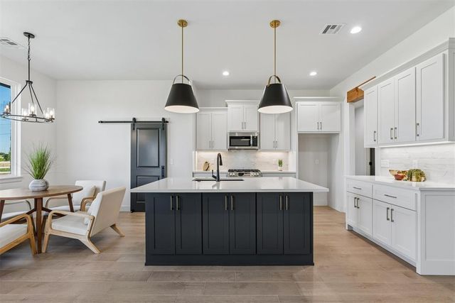 9201 Regado Court, Guthrie, OK 73044