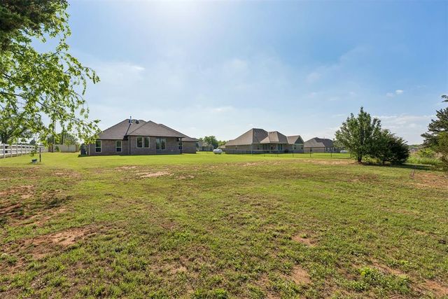 9201 Regado Court, Guthrie, OK 73044