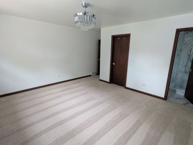 1825 E Sitka Lane E, Mount Prospect, IL 60056