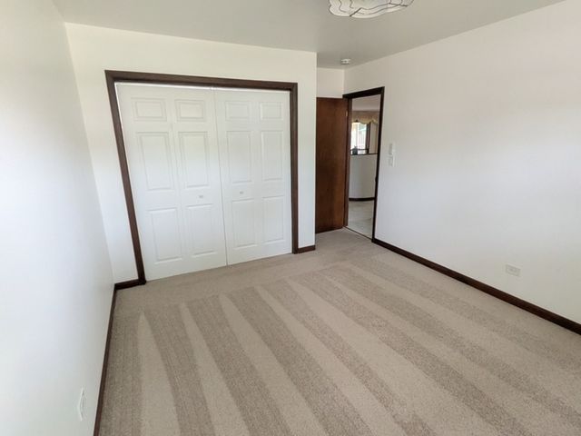 1825 E Sitka Lane E, Mount Prospect, IL 60056