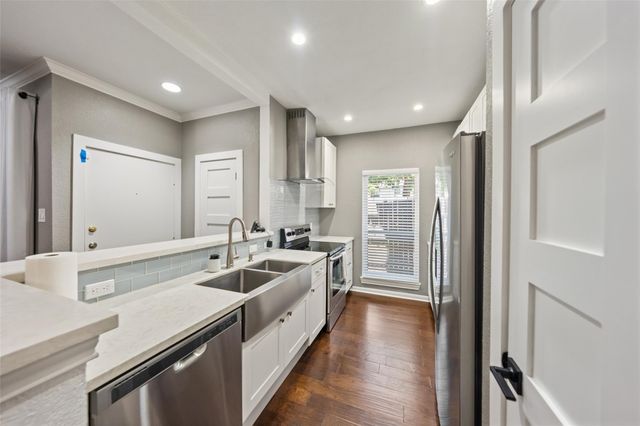 1201 Bering Drive 1, Houston, TX 77057