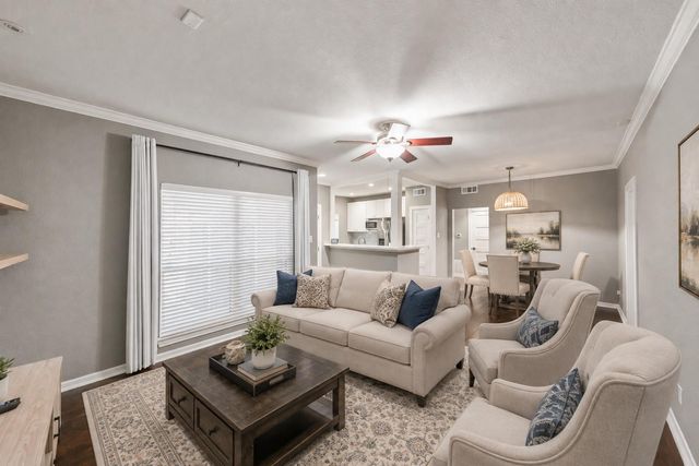 1201 Bering Drive 1, Houston, TX 77057