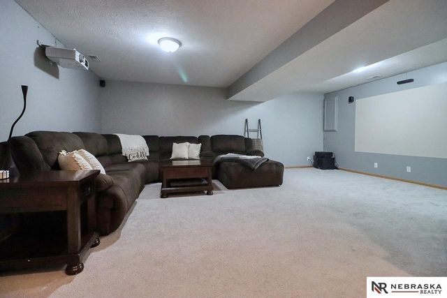 6944 Whitewater Lane, Lincoln, NE 68521