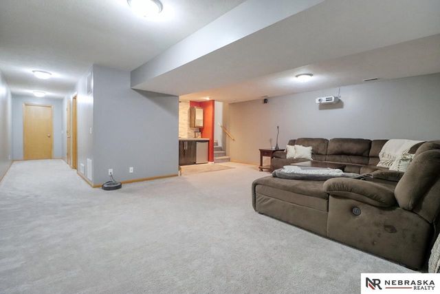 6944 Whitewater Lane, Lincoln, NE 68521