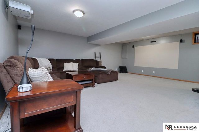 6944 Whitewater Lane, Lincoln, NE 68521