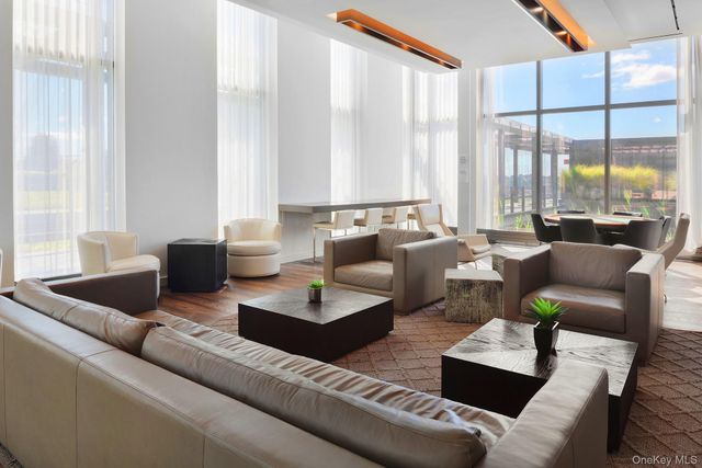 40-28 College Point Boulevard 810, Flushing, NY 11354