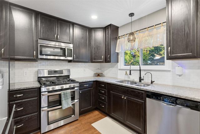 1209 Tetbury LN, Austin, TX 78748