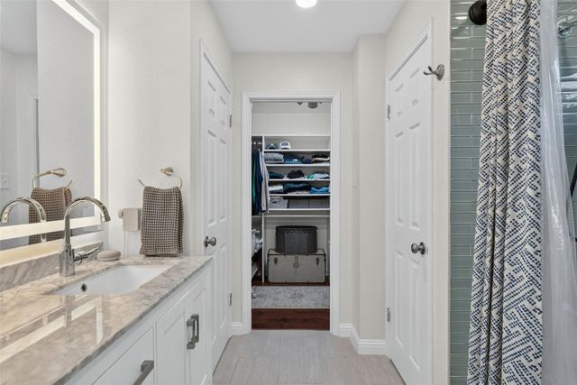 1209 Tetbury LN, Austin, TX 78748