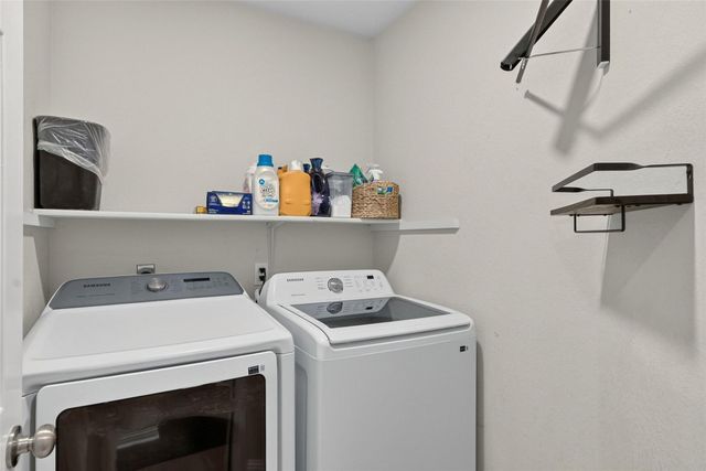 1209 Tetbury LN, Austin, TX 78748