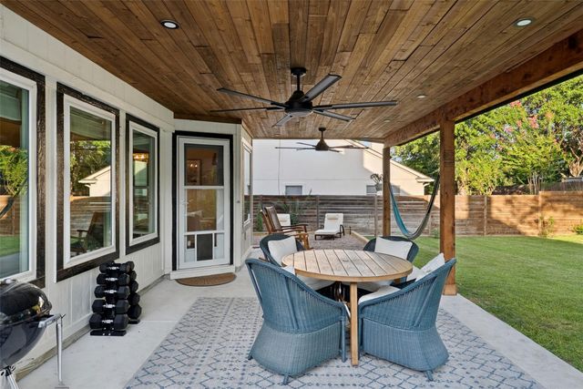 1209 Tetbury LN, Austin, TX 78748
