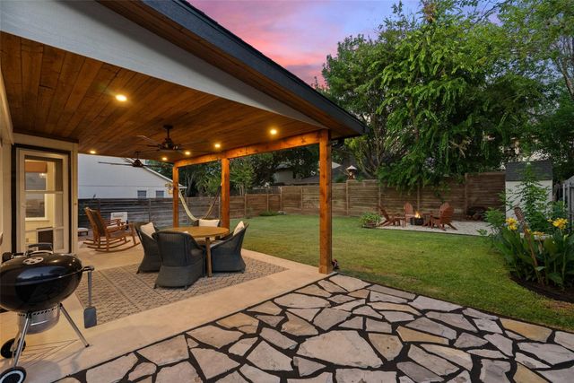 1209 Tetbury LN, Austin, TX 78748