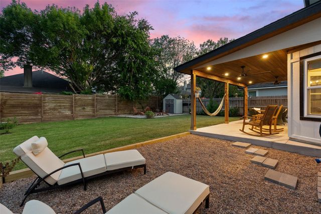1209 Tetbury LN, Austin, TX 78748